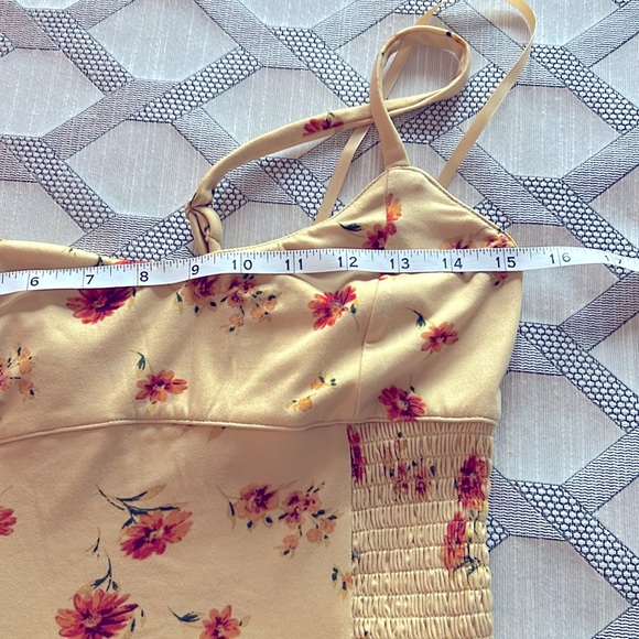 Floral Yellow Romper size Medium NWT - Picture 5 of 8
